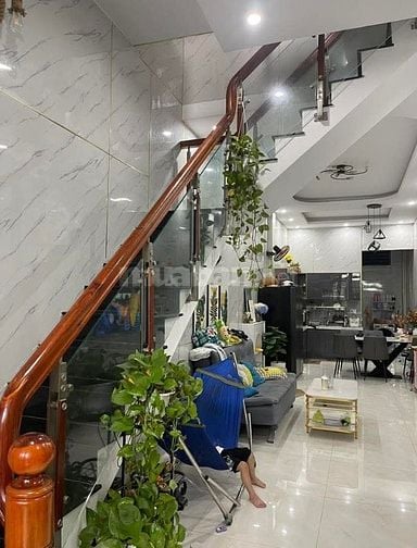 Nhà mặt tiền đường Trịnh Như Khuê