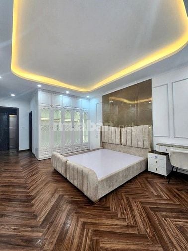 THẠCH BÀN 6 TẦNG - THANG MÁY - NGÕ THÔNG - Ô TÔ VÀO NHÀ - NHỈNH 7 TỶ 