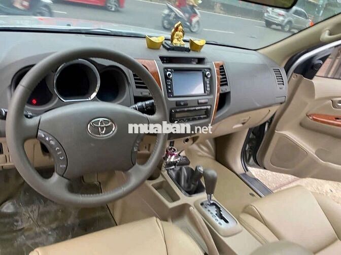 Toyota Fortuner 2009 2.7V mot doi chu