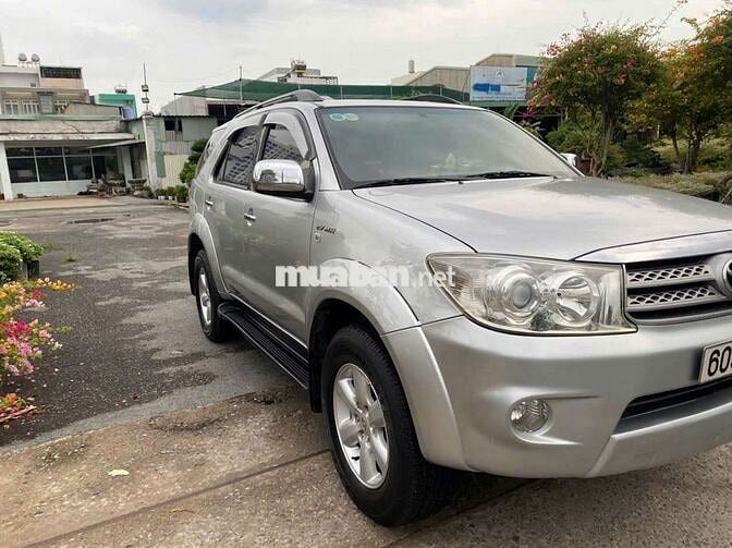 Toyota Fortuner 2009 2.7V mot doi chu