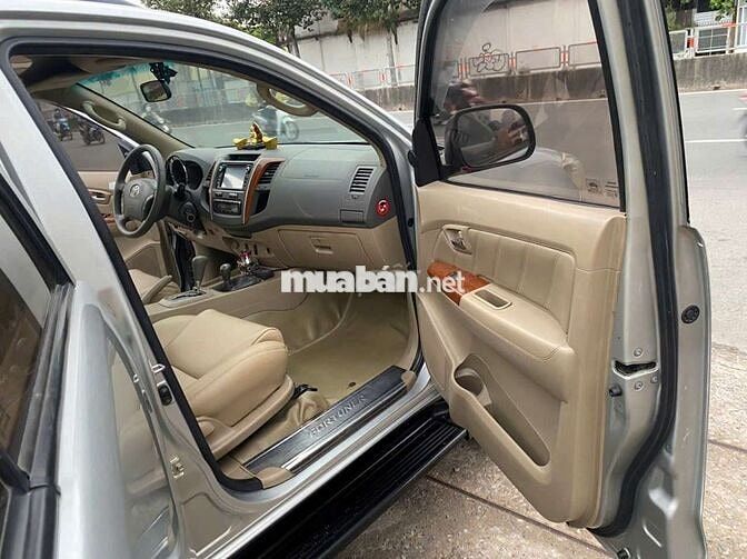 Toyota Fortuner 2009 2.7V mot doi chu