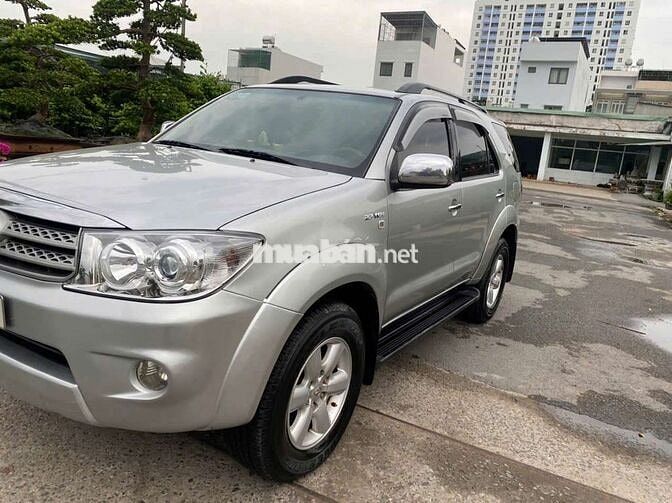 Toyota Fortuner 2009 2.7V mot doi chu