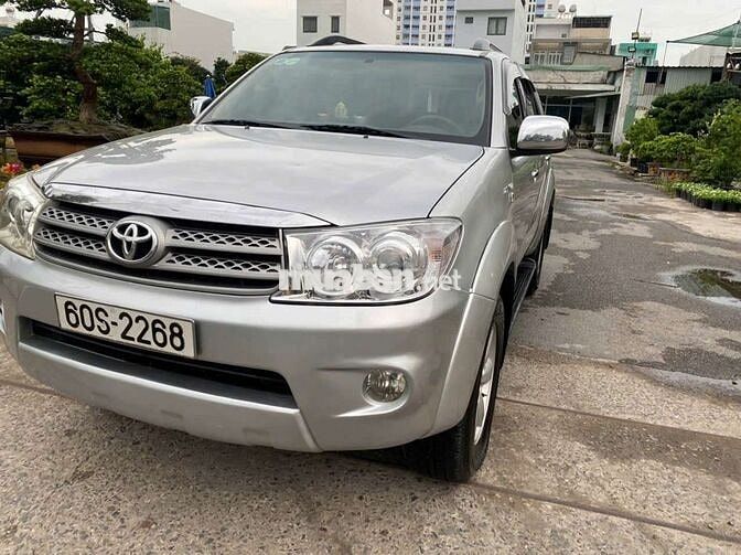 Toyota Fortuner 2009 2.7V mot doi chu