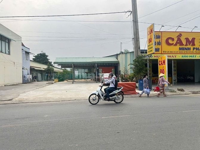 CẦN BÁN GẤP LÔ ĐẤT MT ĐƯỜNG 825