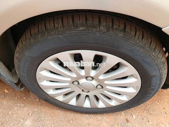 Ford Fiesta 2011 1.6 AT Sedan Xe Rin