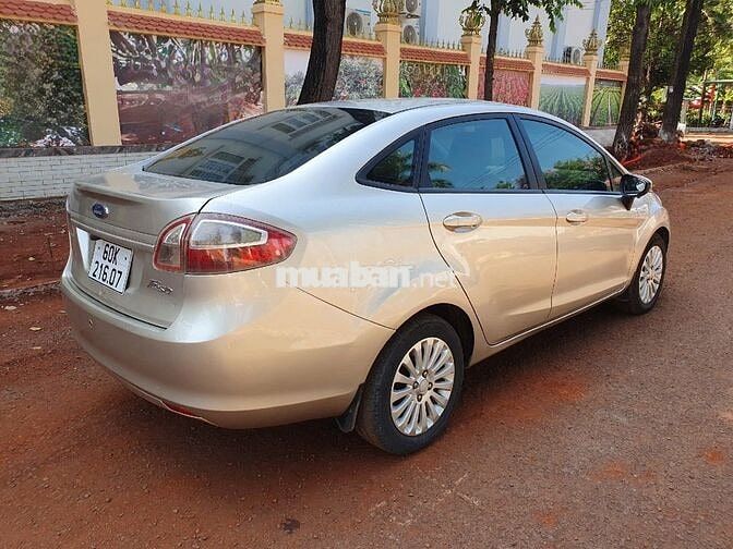 Ford Fiesta 2011 1.6 AT Sedan Xe Rin