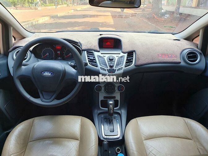 Ford Fiesta 2011 1.6 AT Sedan Xe Rin