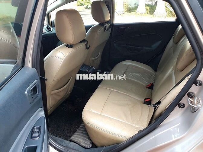Ford Fiesta 2011 1.6 AT Sedan Xe Rin