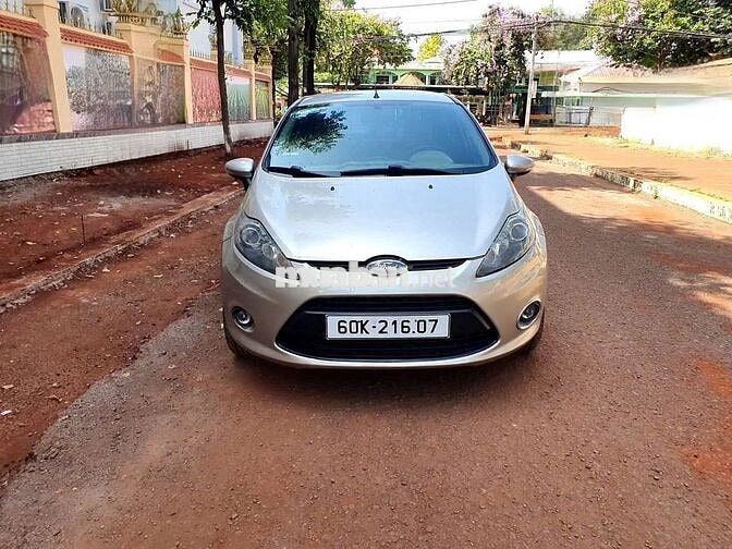 Ford Fiesta 2011 1.6 AT Sedan Xe Rin