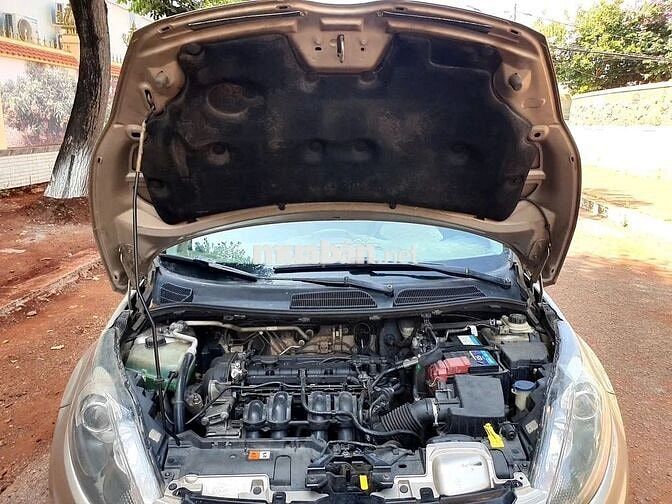 Ford Fiesta 2011 1.6 AT Sedan Xe Rin