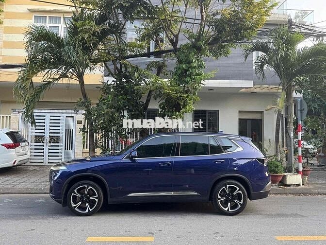 VinFast Lux SA2.0 2021