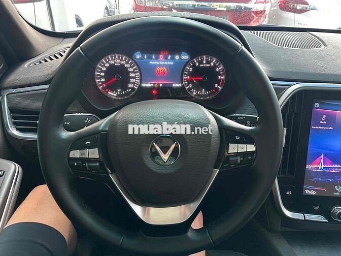 VinFast Lux SA2.0 2021