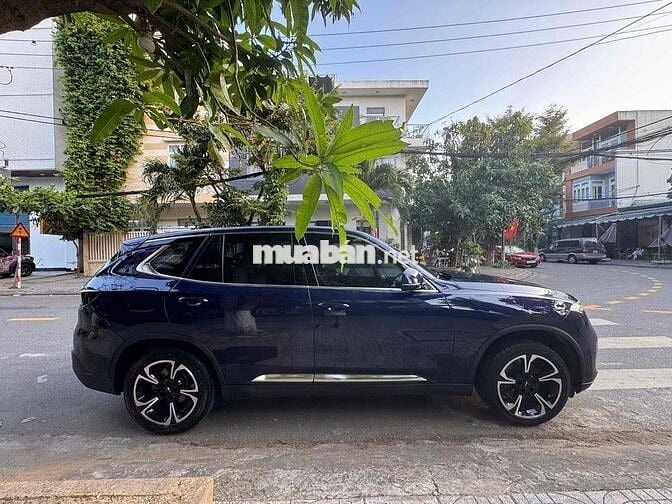 VinFast Lux SA2.0 2021