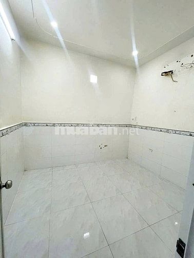 Kẹt tiền bán gấp nhà Trần Thị Cẩm, Củ Chi, Sổ hồng, 135m2, 705 triệu