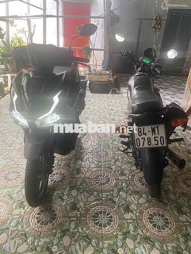 2 xe 1 xe hiệu air blade 1 xe hiệu suzuki