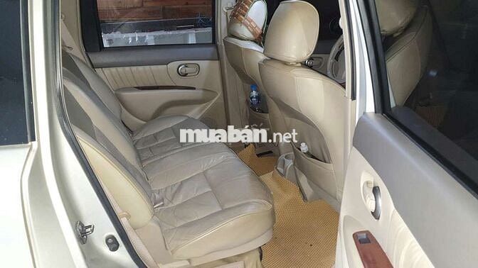 Nissan Grand Livina 7 chỗ máy 1.8 số AT