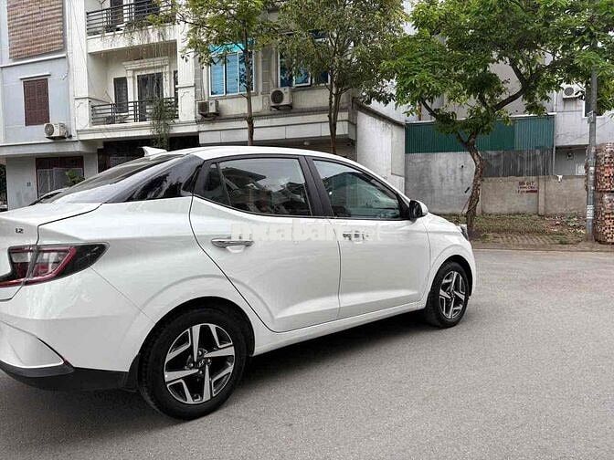 Hyundai Grand i10 2023 1.2 AT - 52000 km