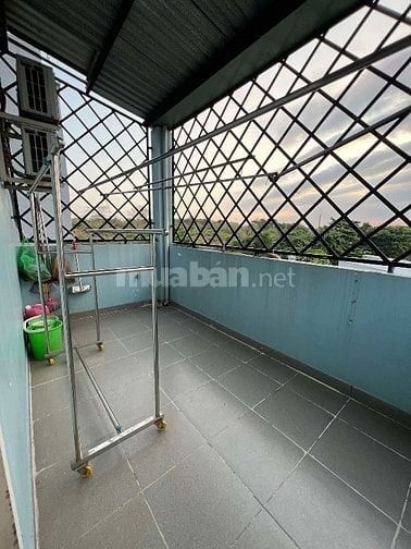 Ngộp Ngân Hàng bán gấp nhà 3 tầng HXH giá 5,6 tỷ tại BHH Bình Tân!
