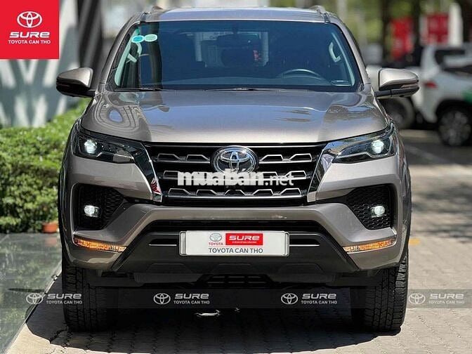 Toyota Fortuner 2023 2.4L 4x2 AT - 41000km