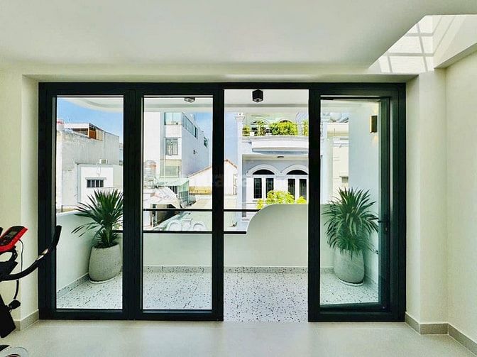 Siêu phẩm 3 lầu +ST tuyệt đẹp CAO CẤP xe hơi để trong nhà Phạm Văn Chi
