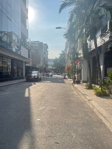 BIỆT THỰ HIẾM KHU ĐƯỜNG D .  NGANG LỚN 9m