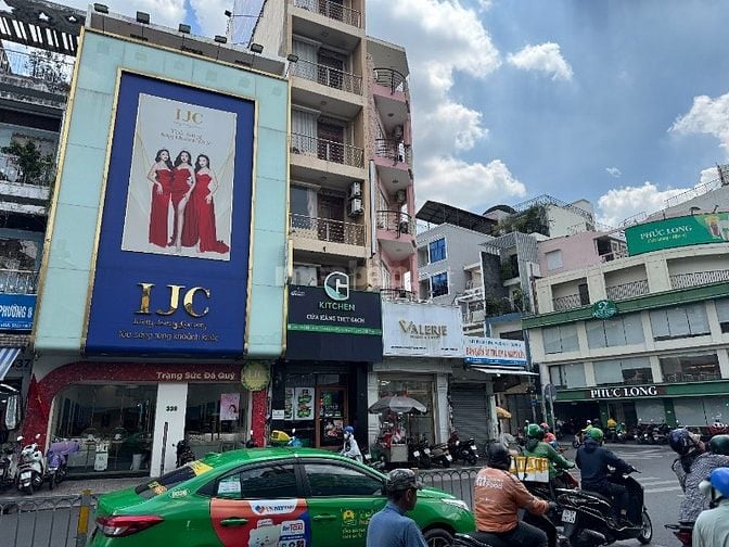 Cho thuê mặt bằng mặt tiền Hai Bà Trưng Q3 (đối diện chợ Tân Định)