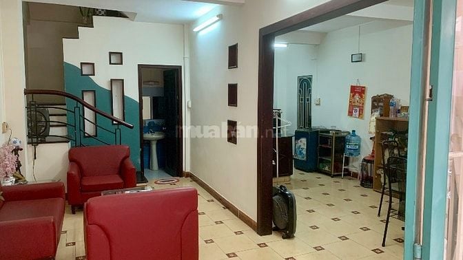 Bán nhà hẻm rộng,cách mặt tiền đường Võ Văn Tần 50 mét,khu phố an ninh