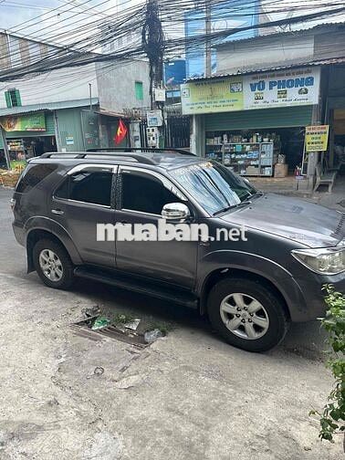 Toyota Fortuner 2009 2.5G số sàn máy Dầu