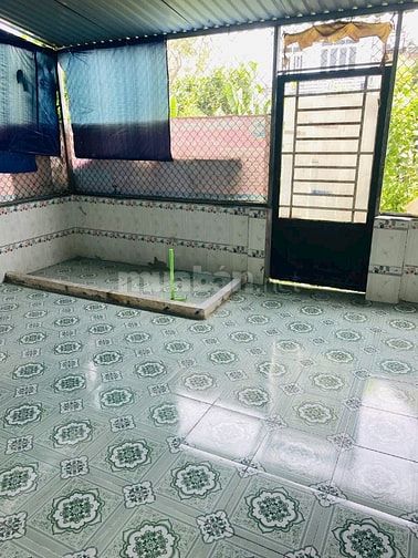 Nhà mặt tiền kinh doanh giáp thủ đức 