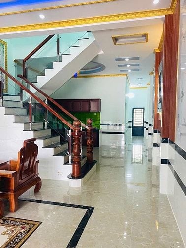 Nhà mặt tiền kinh doanh giáp thủ đức 