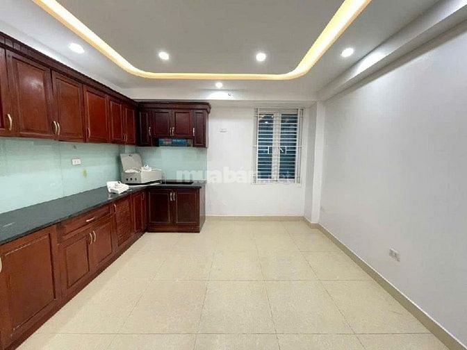 TRUNG TÂM HAI BÀ, NHÀ MỚI, THANG MÁY, Ô TÔ ĐỖ GẦN, SÁT CÔNG VIÊN