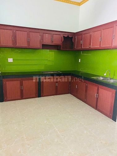 Nhà mặt tiền kinh doanh giáp thủ đức 