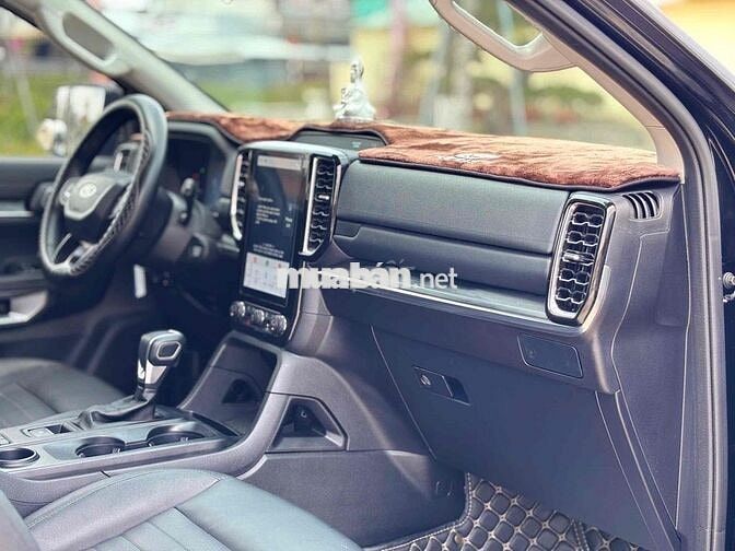 Ford Everest Sport 2.0 AT 2024- 13000 km - xe hãng
