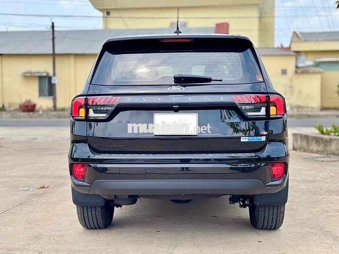 Ford Everest Sport 2.0 AT 2024- 13000 km - xe hãng