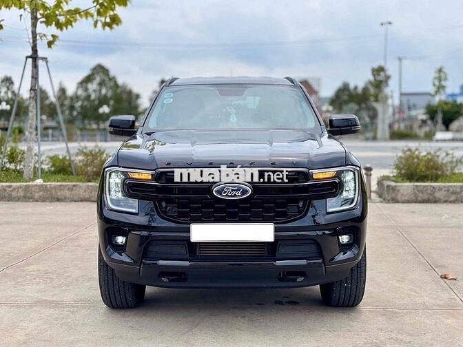 Ford Everest Sport 2.0 AT 2024- 13000 km - xe hãng