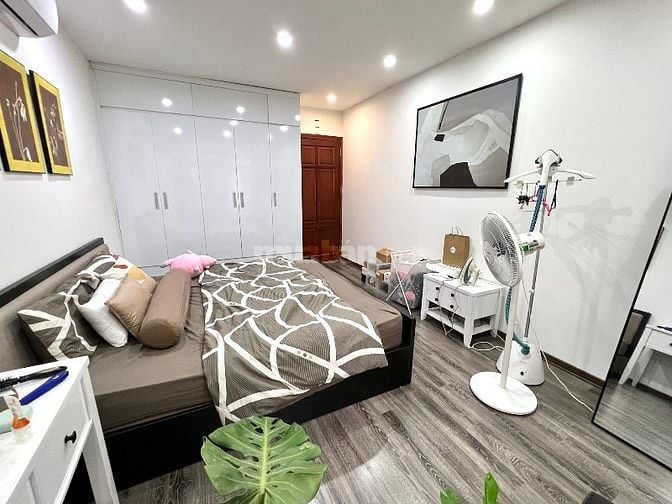Chính chủ bán nhà mặt ngõ 20m ra phố Đội Cấn