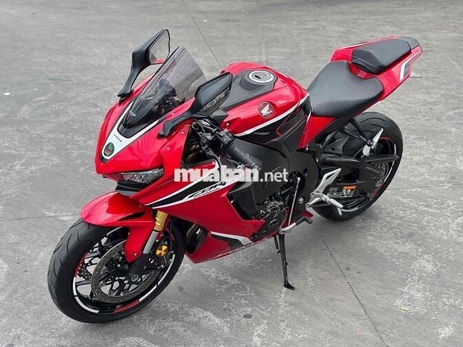 Cần bán Honda CBR1000RR Fireblade ĐKLĐ 2019