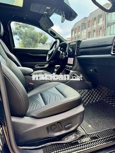 Ford Everest Model  2023 Titanium 4x2 AT