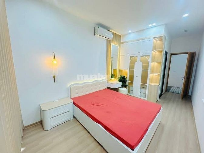 Nhà Đẹp Khâm Thiên, Đống Đa 24/26m, 5 tầng, mt 3.1m, giá 6.2 tỷ.