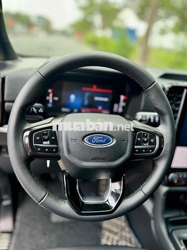 Ford Everest Model  2023 Titanium 4x2 AT