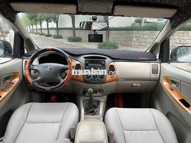 Toyota Innova 2011 G - 60000 km