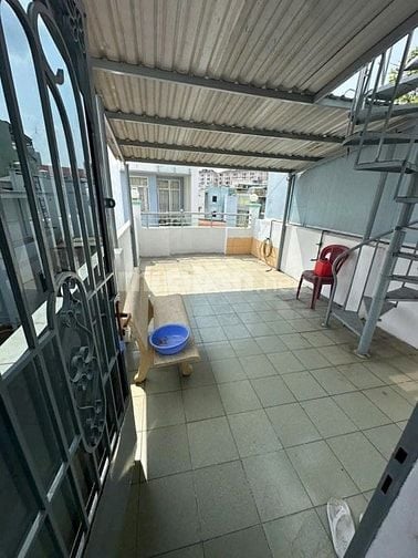 Nhà 3 lầu (5pn 3wc) để ở và buôn bán - 15TR