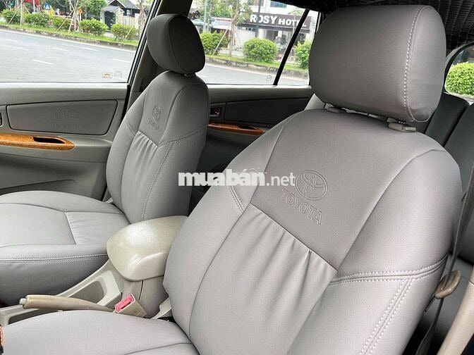 Toyota Innova 2011 G - 60000 km