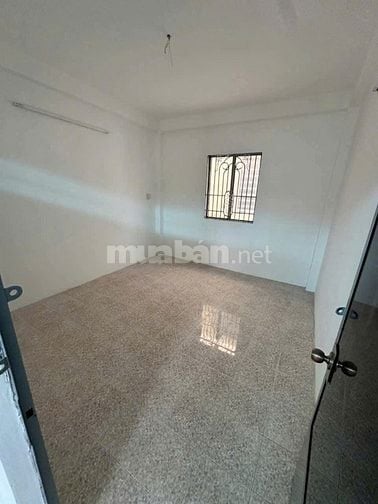 Nhà 3 lầu (5pn 3wc) để ở và buôn bán - 15TR