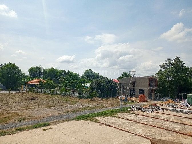 Bán đất Thổ cư mặt tiền đường TTHC Cần Đước