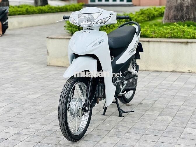 HONDA WAVE A 110 TRẮNG  2024 MỚI ĐI 600KM 99.9%