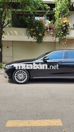 Gia đình cần bán E200 model 2023 đi 28.000 km