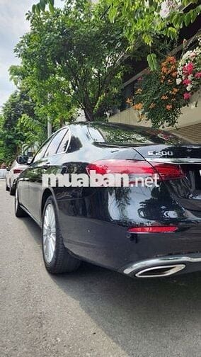 Gia đình cần bán E200 model 2023 đi 28.000 km
