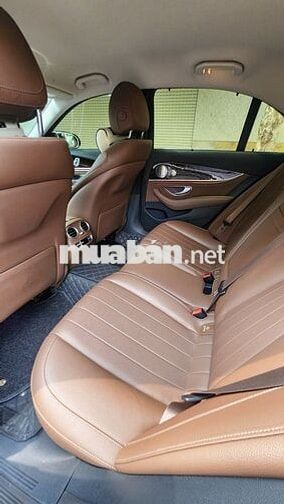 Gia đình cần bán E200 model 2023 đi 28.000 km
