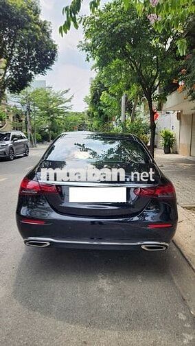 Gia đình cần bán E200 model 2023 đi 28.000 km